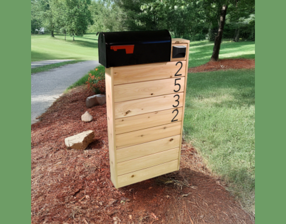 Classic Solid White Cedar Mailbox